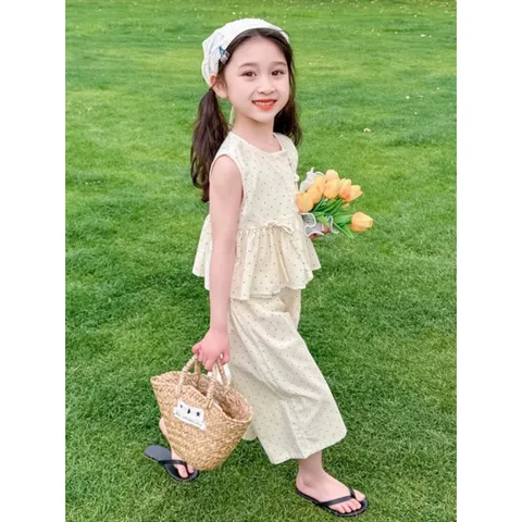 Quần áo bé gái, set bộ chất đũi chấm bi áo sát nách dáng Pelum quần lửng rộng cho bé 10-28kg