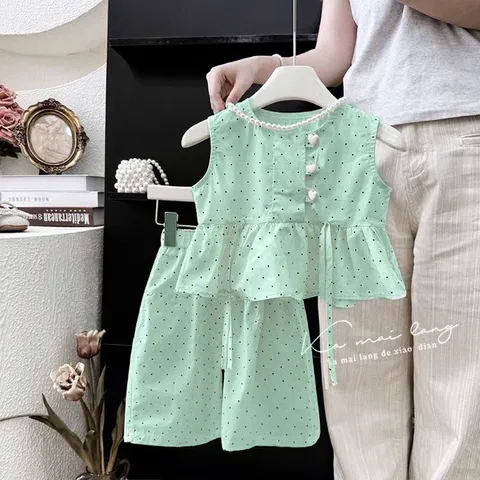 Quần áo bé gái, set bộ chất đũi chấm bi áo sát nách dáng Pelum quần lửng rộng cho bé 10-28kg