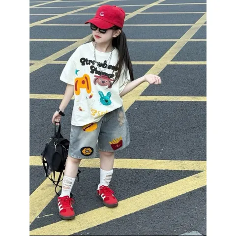Quần áo cộc tay bé gái, set áo phông kết hợp quần Short Jean Style Street cho bé 13-35kg