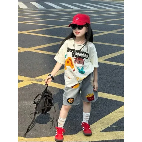 Quần áo cộc tay bé gái, set áo phông kết hợp quần Short Jean Style Street cho bé 13-35kg