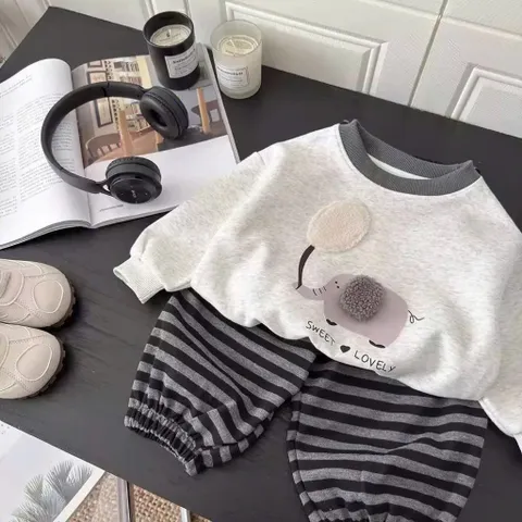 Quần áo thu đông bé trai, set bộ áo nỉ 2 da cao cấp thêu đắp hình chú voi kèm quàn zip kẻ dày dặn cho bé từ 9-26kg