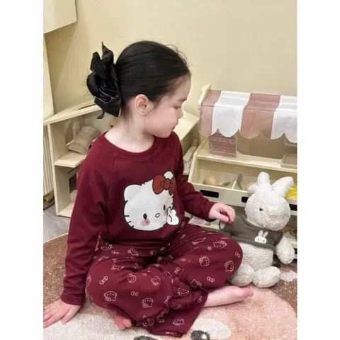 Loại 1  Quần áo thu đông bé gái, set bộ len thỏ họa tiết Hello Kitty cho bé từ 13–40kg
