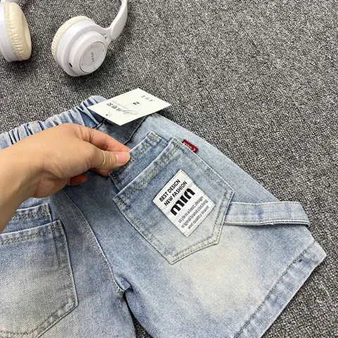 Quần đùi bé trai, quần short jean ngố túi thêu tem MIN cho bé 10-35kg