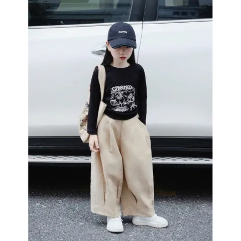 Quần áo bé gái, set áo thun dài tay hoạ tiết chữ CONFUSED kèm quần kaki 2 da cho bé 10-30kg