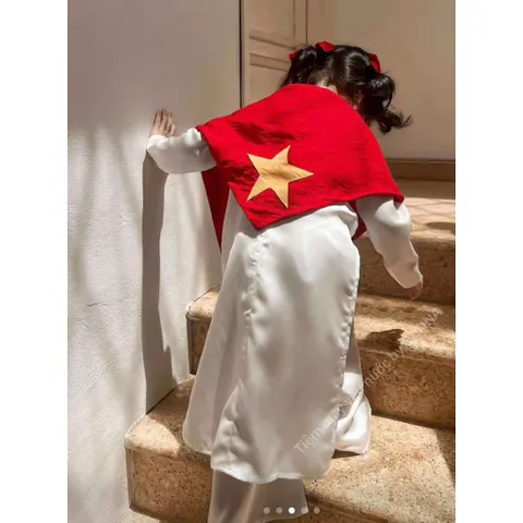 Khăn quàng đỏ sao vàng, khăn sao vàng da Simili bóng