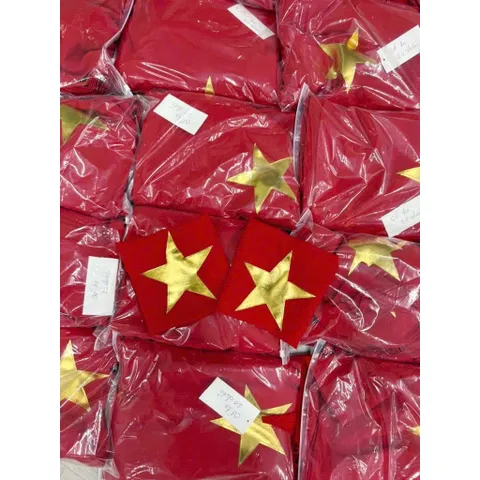 Khăn quàng đỏ sao vàng, khăn sao vàng da Simili bóng