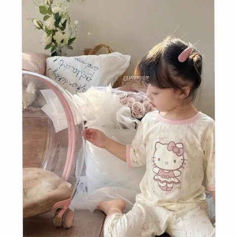 Quần áo thu đông bé gái, set bộ dài tay thông hơi Hello cho bé 8-22kg