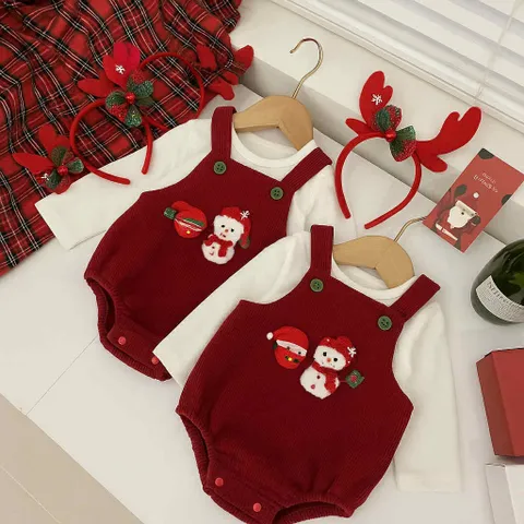 Set 3ct Body Noel Cho Bé – Áo Nỉ Trắng + Yếm Nhung Tăm + Mũ (Size 4–12kg)