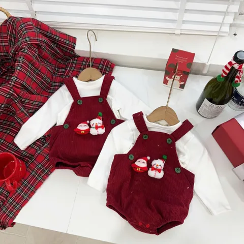 Set 3ct Body Noel Cho Bé – Áo Nỉ Trắng + Yếm Nhung Tăm + Mũ (Size 4–12kg)