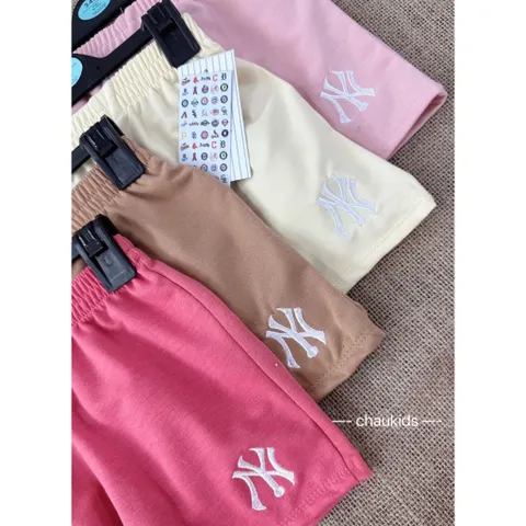 Quần đùi bé gái, quần short đùi cotton da cá thêu chữ N/Y cho bé