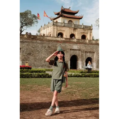 Quần áo bé trai, bé gái, set 5ct đồng phục chú bé liên lạc cho bé 10-30kg