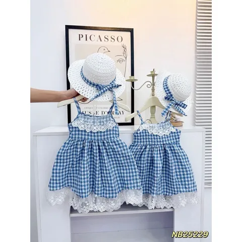 Váy bé gái, sét vầy 2 dây caro xanh dương tặng kèm mũ vành rộng cho bé 10-30kg