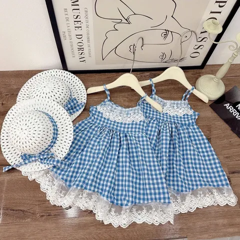 Váy bé gái, sét vầy 2 dây caro xanh dương tặng kèm mũ vành rộng cho bé 10-30kg