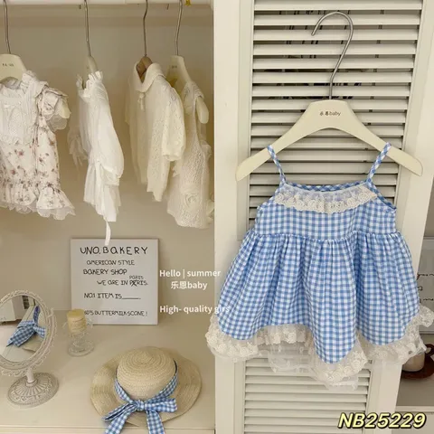 Váy bé gái, sét vầy 2 dây caro xanh dương tặng kèm mũ vành rộng cho bé 10-30kg