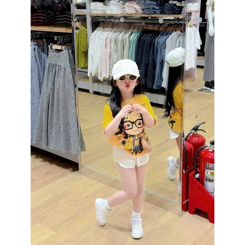 Quần áo bé gái, set áo cotton tone vàng tươi họa tiết cô gái kèm quần short trắng cho bé 10-50kg
