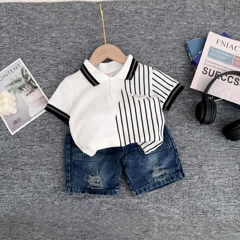 Quần áo bé trai, set bộ áo polo phối kẻ Logo ngực kèm quần short Jean cho bé 10-30kg