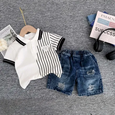 Quần áo bé trai, set bộ áo polo phối kẻ Logo ngực kèm quần short Jean cho bé 10-30kg