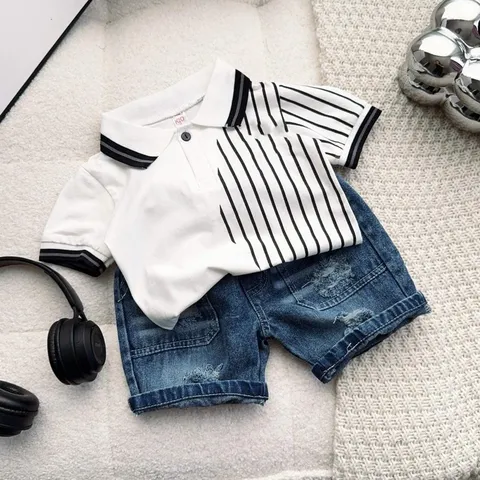 Quần áo bé trai, set bộ áo polo phối kẻ Logo ngực kèm quần short Jean cho bé 10-30kg