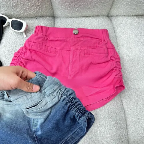 Quần áo bé gái, set bộ cộc tay áo cotton họa tiết cô gái Wollode phối quần short rúm 2 bên hông cho bé 10-30kg