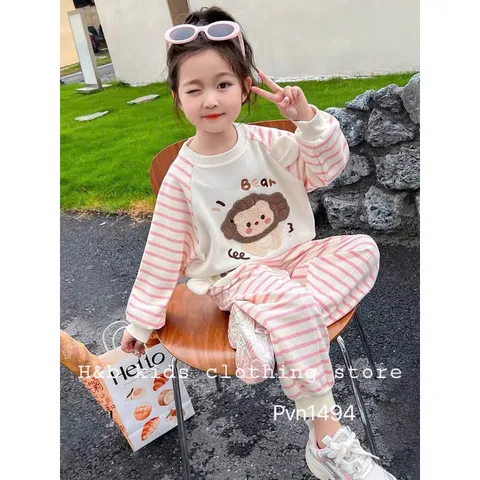 Quần áo thu đông bé gái, set bộ quần áo dài tay chất da cá thêu đắp gấu giáp lăng kẻ cho bé 8-22kg
