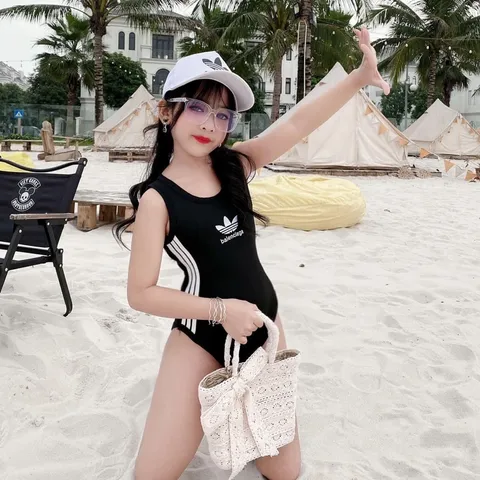 Đồ bơi bé gái, bộ bikini liền thân họa tiết chữ Balanciiaa cho bé 8-30kg