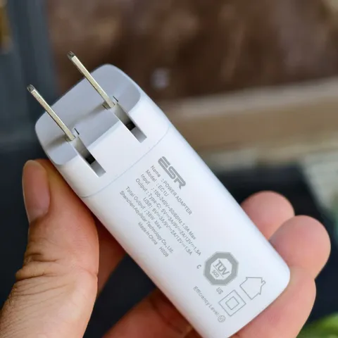Củ Sạc Nhanh ESR 36W 2 Cổng (Type-C PD 18W & USB-A QC 3.0) - Chân Gập (P133910)