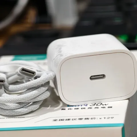 Bộ sạc nhanh GaN 30W TARGEEHAM- kèm cáp sạc dây dù C to C (P133094)