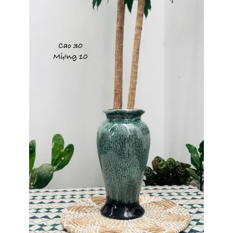 Bình hoa dáng đùi dế miệng lượn cao 30cm gốm sứ Bát Tràng, mang lại vẻ đẹp tinh tế nhẹ nhàng, phù hợp decor nhà cửa,..
