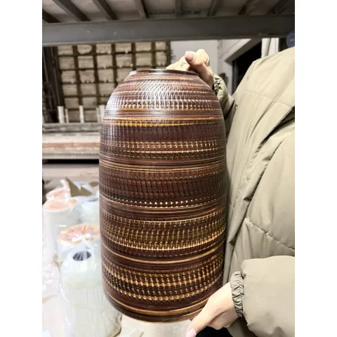 Bình hoa dáng CHUÔNG Bát Tràng màu NÂU VINTAGE phù hợp các loại hoa decor, trang trí nhà xinh sang