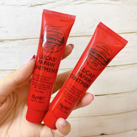 Kem dưỡng môi đu đủ Lucas Papaw White Conc giúp dưỡng môi giảm khô, chiết xuất đu đủ tươi từ Úc 15g, 25g