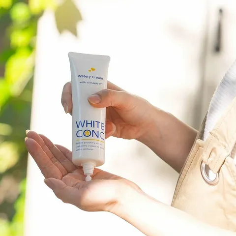 Kem dưỡng ẩm trắng da toàn thân ban đêm White Conc Nhật Bản Watery Cream 90g