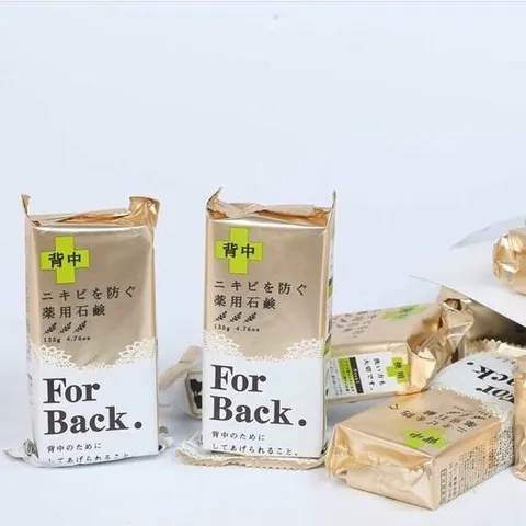 Xà phòng và xịt mụn lưng Pelican For Back Medicated White Conc Nhật Bản