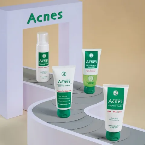 Sữa rửa mặt kiểm soát nhờn ngăn ngừa mụn Acnes White Conc Oil Control Cleanser 100g/ Acnes Foaming Wash 150ml