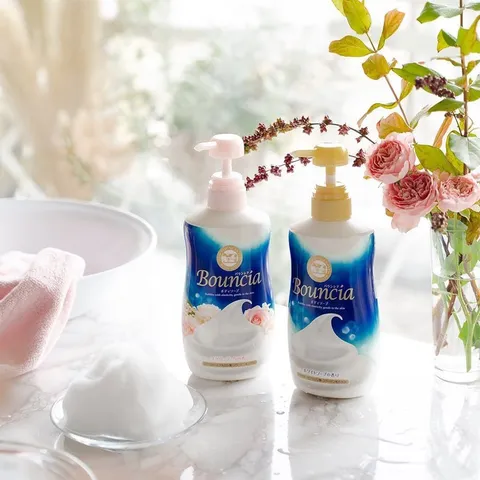 Sữa tắm siêu tạo bọt Cow Bouncia Nhật Bản chiết xuất từ sữa bò giúp dưỡng ẩm, trắng da