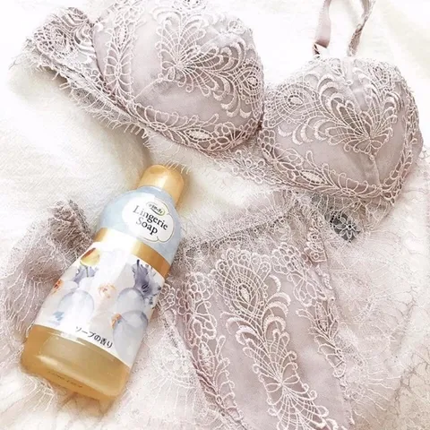 Nước giặt đồ lót Lingerie Soap White Conc Nhật Bản - Chai 120ml