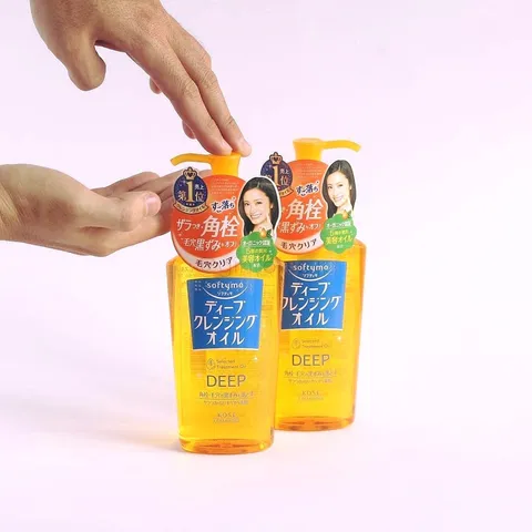 Dầu tẩy trang Kose Softymo Cleangsing Oil White Conc Nhật Bản Chai  230ml