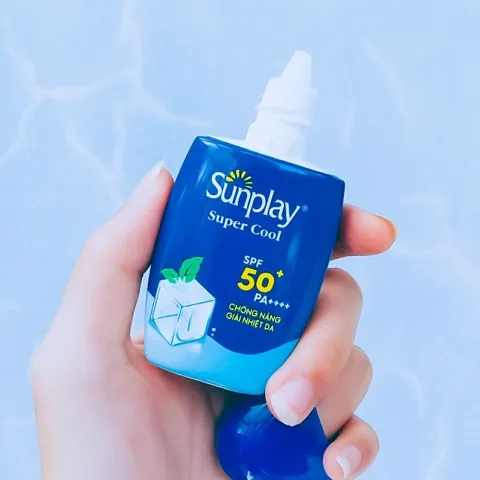 Kem chống nắng Sunplay mát lạnh dạng sữa Sunplay Super Cool SPF 50, PA++++ White Conc Tuýp 30g