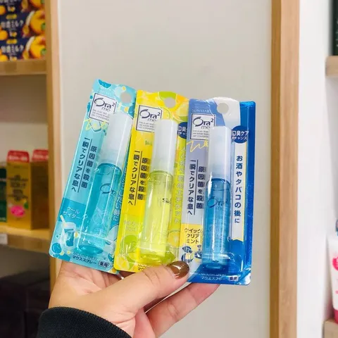 Xịt thơm miệng khử mùi hôi Sunstar Ora2 Me White Conc 6ml
