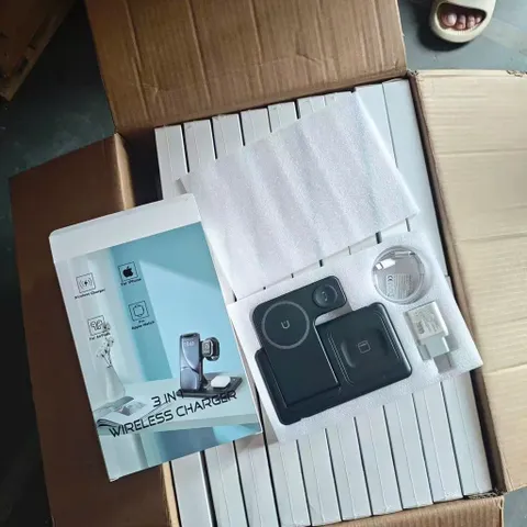 Dock sạc không dây đa năng LUOATIP 3 IN 1 - gọn gàng và tiện lợi (Tặng kèm bộ sạc nhanh 25W) (P130540)