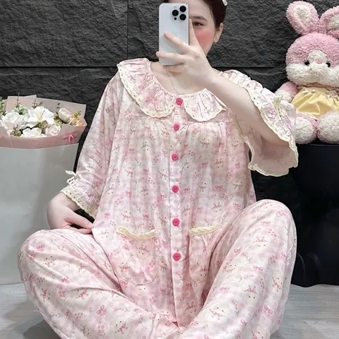 Đồ ngủ cổ sen tay lửng tầng