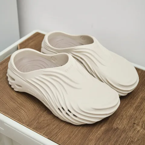 Giày, Dép Sục CROCS Echo Wave (Lùi 1 size) (P127106)