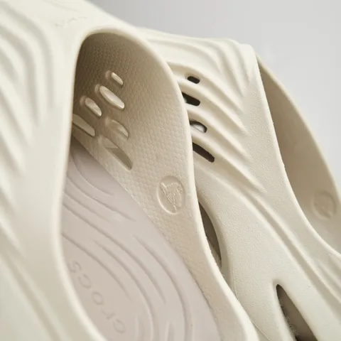 Giày, Dép Sục CROCS Echo Wave (Lùi 1 size) (P127106)