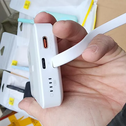 Sạc dự phòng magsafe Baseus 10.000mah liền dây type C 30W (P124338)