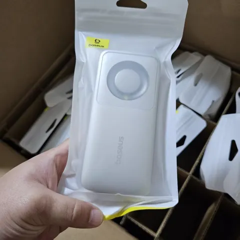 Pin dự phòng Baseus 65W 20000mAh / 10000mAh kèm Cáp TYPE-C / Lightning, tích hợp cáp rút (P124192)