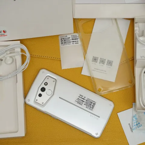 Điện thoại Sugar F20 Fullbox (P123448)