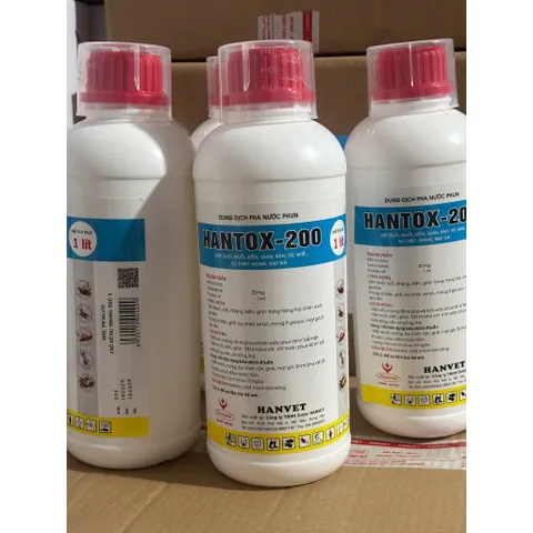 Hantox-200 kiểm soát và xử lý côn trùng, bọ chét, mòng mạt, ve rận chuồng trại, nhà ở, chai 1 lít