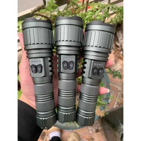 Đèn zoom siêu sáng X11 , pin 21700 , cho thời gian sử dụng đến 12h , có chế độ zoom xa , zoom toả .