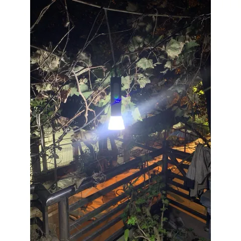 Đèn pin Ly-31 , zoom xa toả , có đèn led cob trên thân , sạc tyce C và có cả sạc năng lượng mặt trời , kèm tản sáng .