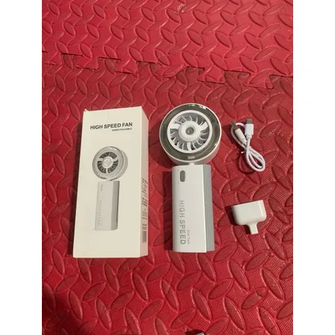 Quạt JM013 Full sương , siêu mạnh khủng khiếp , động cơ phản lực drone , pin 1800mah , gập để bàn , kẹp ô dù tiện lợi .