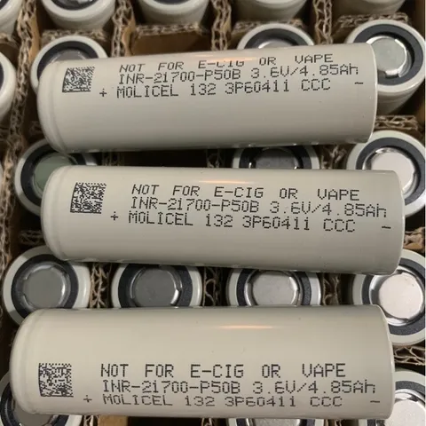 Pin 21700 Molicell P50B , xả cao 60A ,dung lượng 5000mah,giành cho đèn pin công suất cao và các thiết bị điện cần xả cao